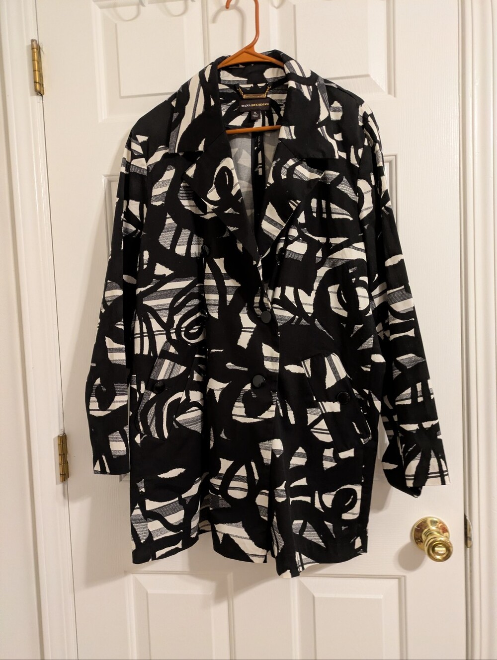 Dana Buchman Black & White Abstract Blazer Trench